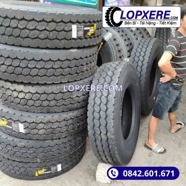 Lốp Blacklion BA220 11R22.5 gai hỗn hợp
