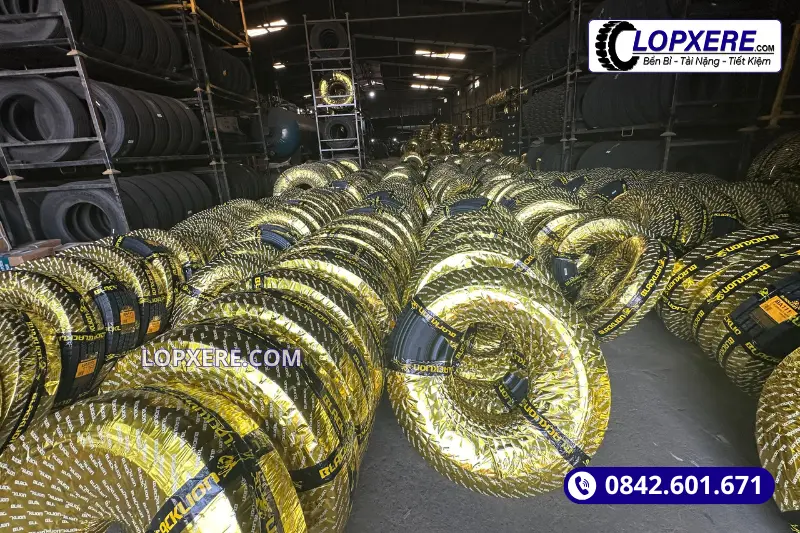 hinh-11-lop-xe-re-cung-cap-lop-xe-tai-chat-luong-gia-tot