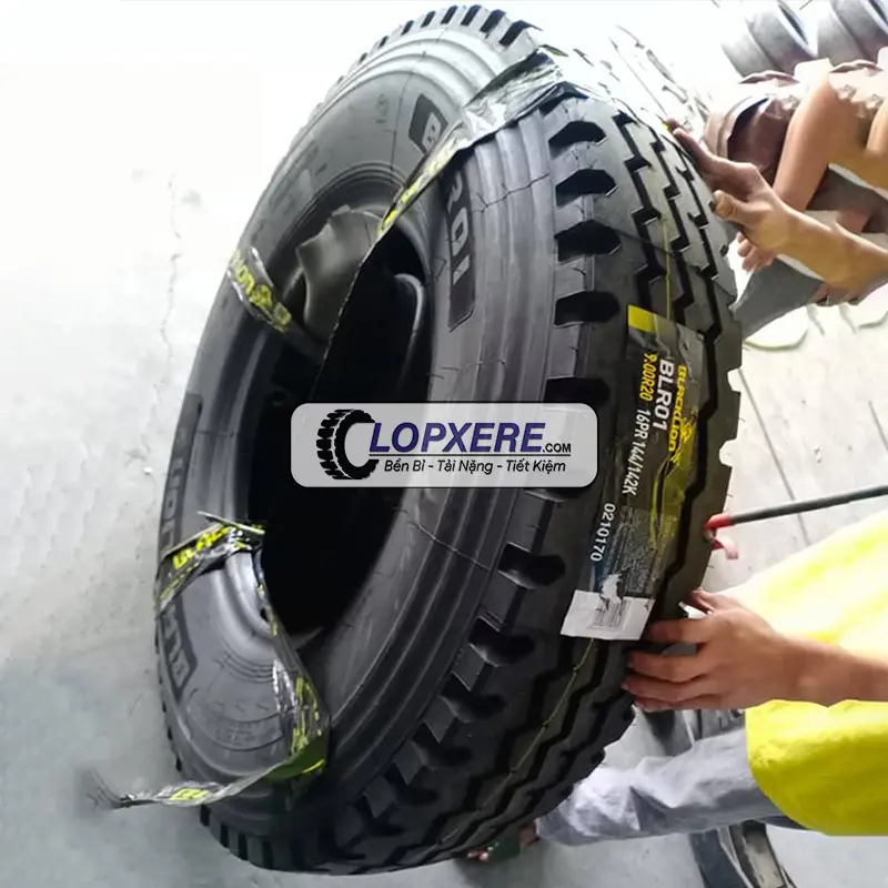Lốp Blacklion 900R20 BLR01 gai xuôi zigzag