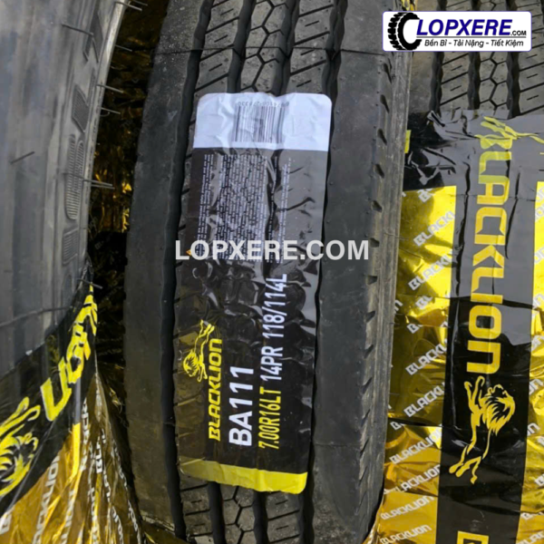 lop-blacklion-ba111-700r16-gai-xuoi-thang