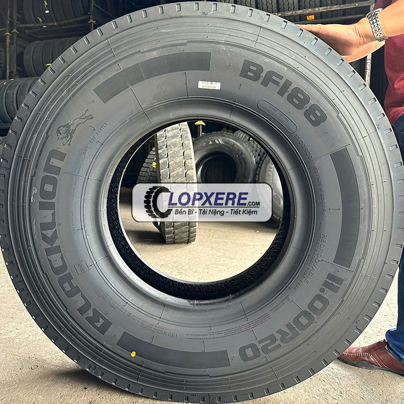 Lốp xe tải 11.00r20 Blacklion BF188 gai xuôi thẳng