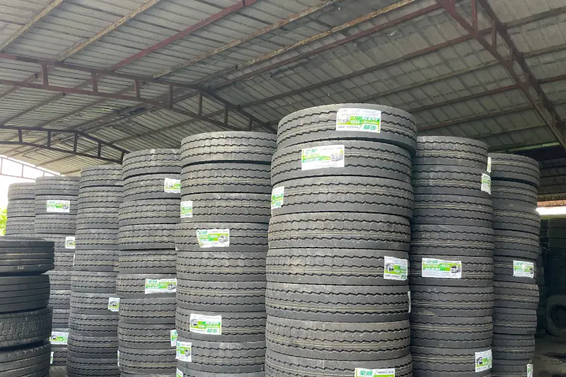 Lốp xe tải Hosuper có giá dao động từ 4 đến 5 triệu đồng cho 1 chiếc lốp