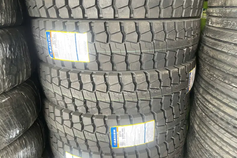 Lốp xe tải Sailun có giá dao động từ 6 đến 8 triệu đồng cho 1 chiếc lốp