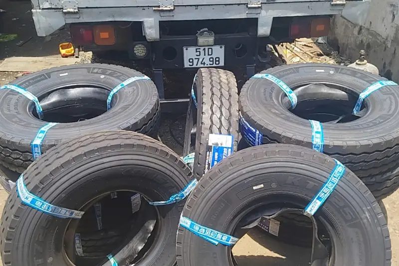 3 Cách nhận biết chất lượng lốp xe tải cho bác tài mới