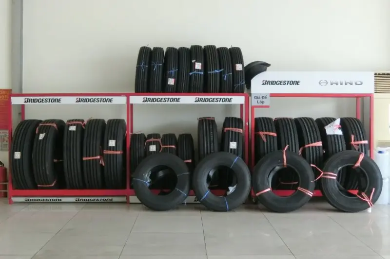 Giá lốp Bridgestone 12r22.5 dao động trong khoảng 7 - 12 triệu đồng