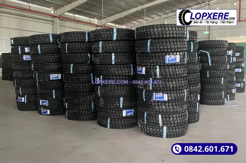 Khả năng cung cấp số lượng lớn từ tổng kho phân phối lốp Konstrukta