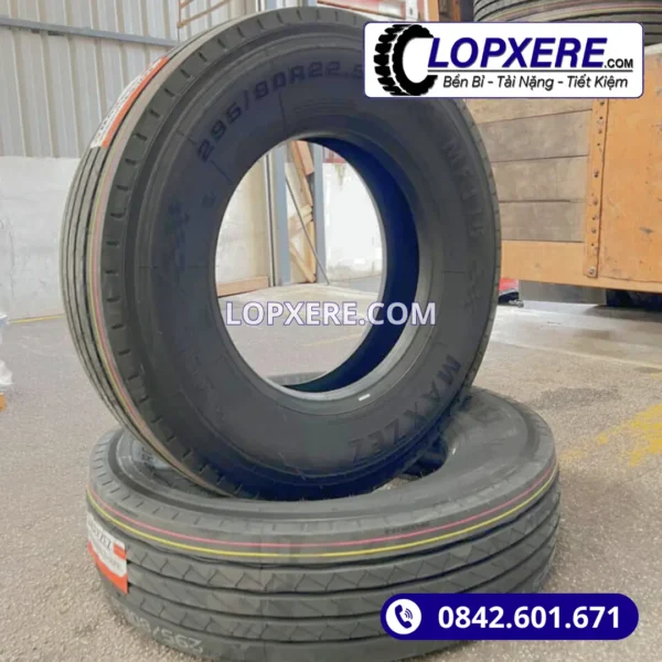 Lốp xe đầu kéo 295/80r22.5 Maxzez MF116 gai xuôi thẳng 18PR giá tốt