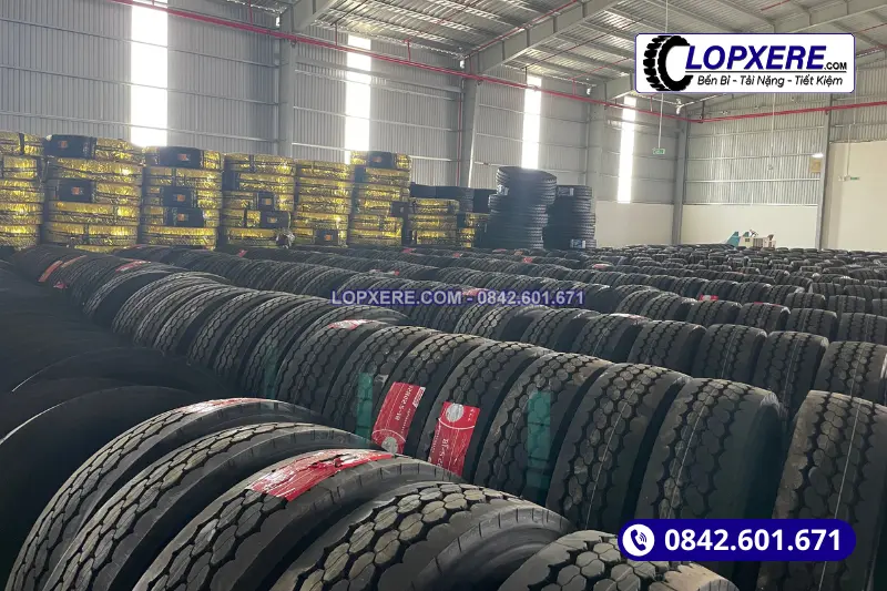 Nên lựa chọn lốp xe tại đơn vị vá vỏ hay nhà phân phối chính thức