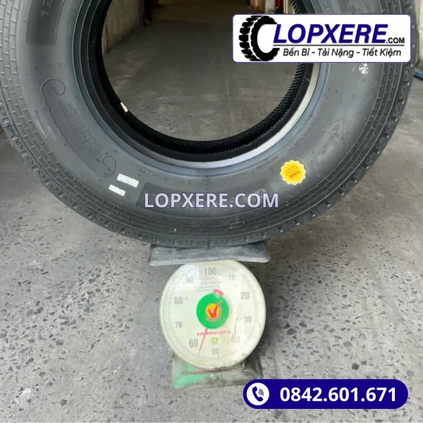 Lốp xe đầu kéo Gashun GS260 12r22.5 gai xuôi thẳng 18PR