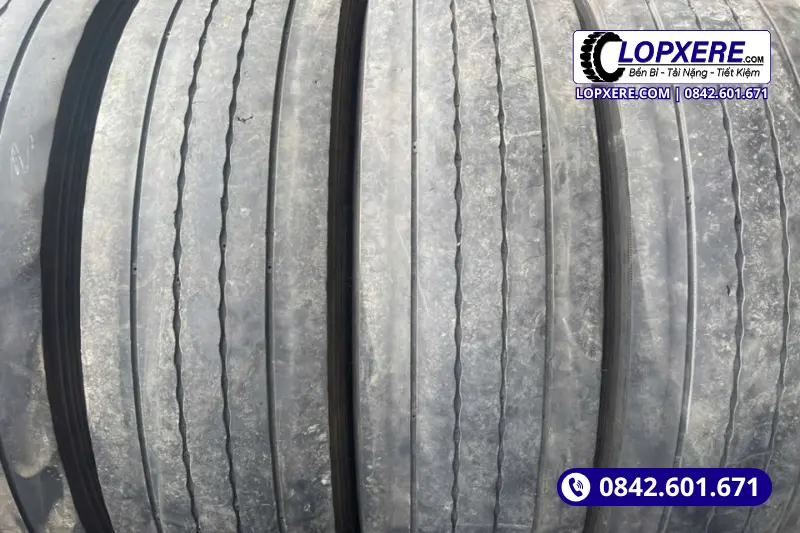 Lốp lướt thường có chiều cao gai khoảng 80-95% so với lốp mới